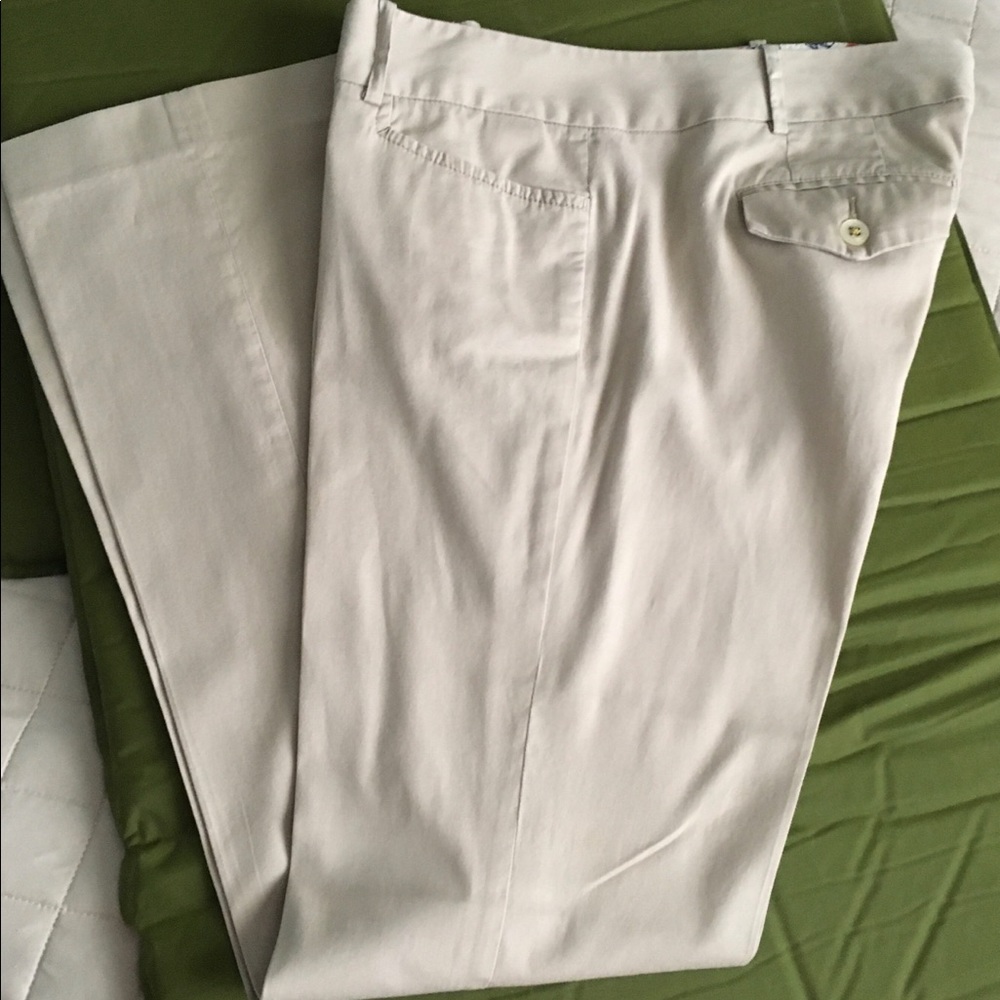 TOMMY HILFIGER KHAKI PANTS